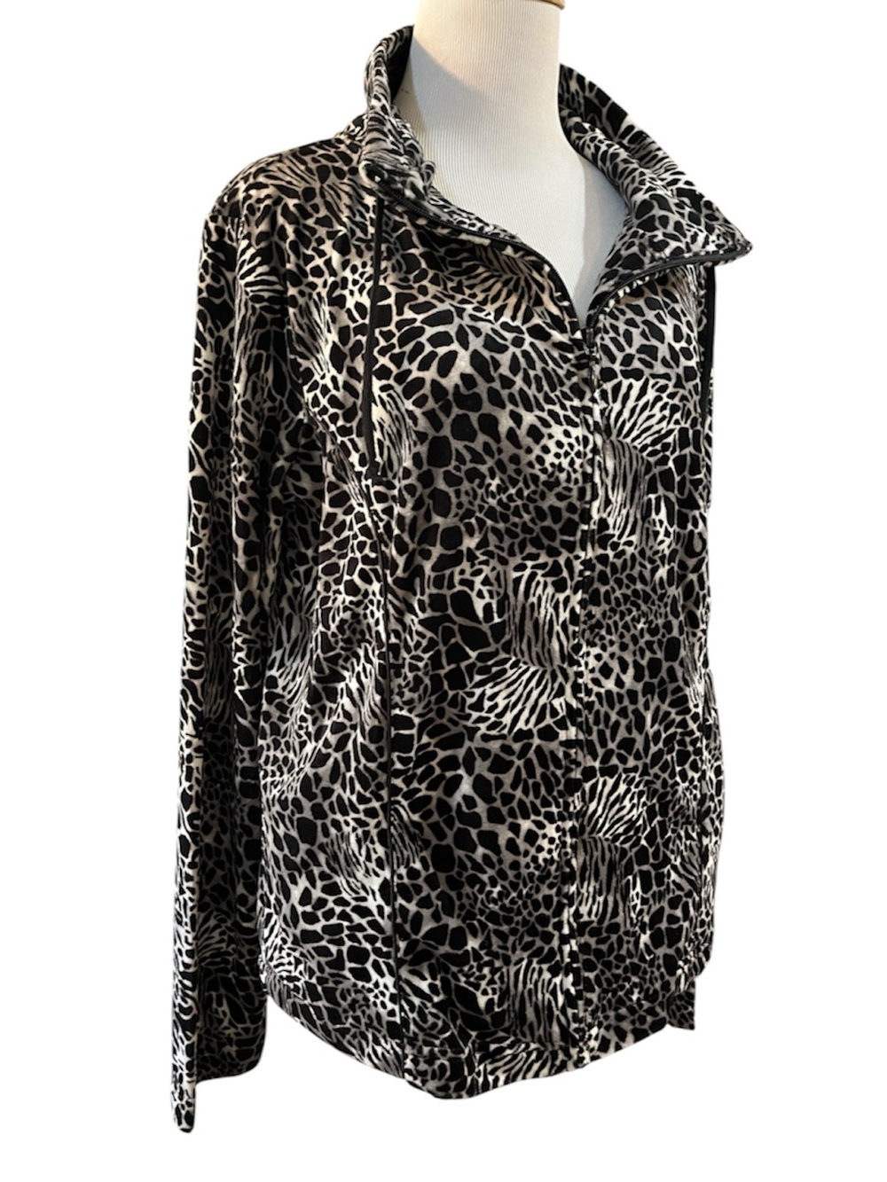KIM ROGERS ANIMAL PRINT ZIP FRONT FLEECE JACKET BLK WHT GRA SIZE M NEW WITH TAGS
